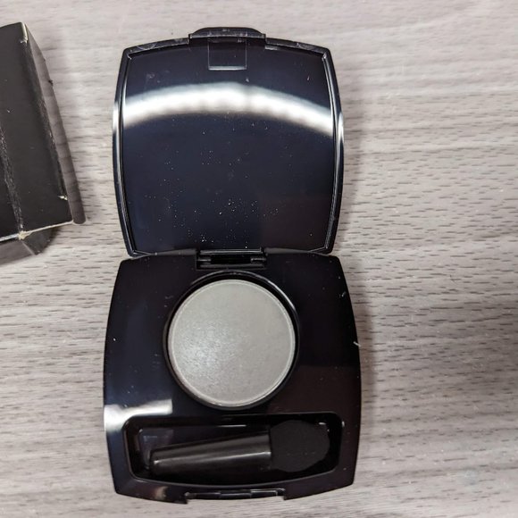 Avon True Color Eye Shadow- Iced Silver - Picture 4 of 4
